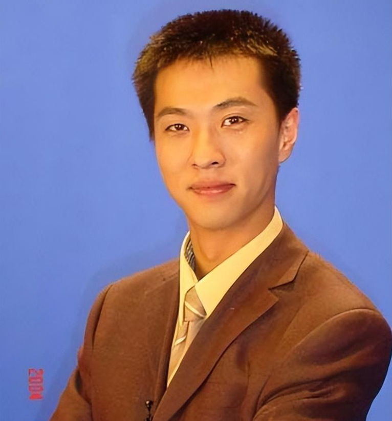 央视名嘴顾国宁:父亲病逝,而后又离婚,如今离开央视,让人感慨