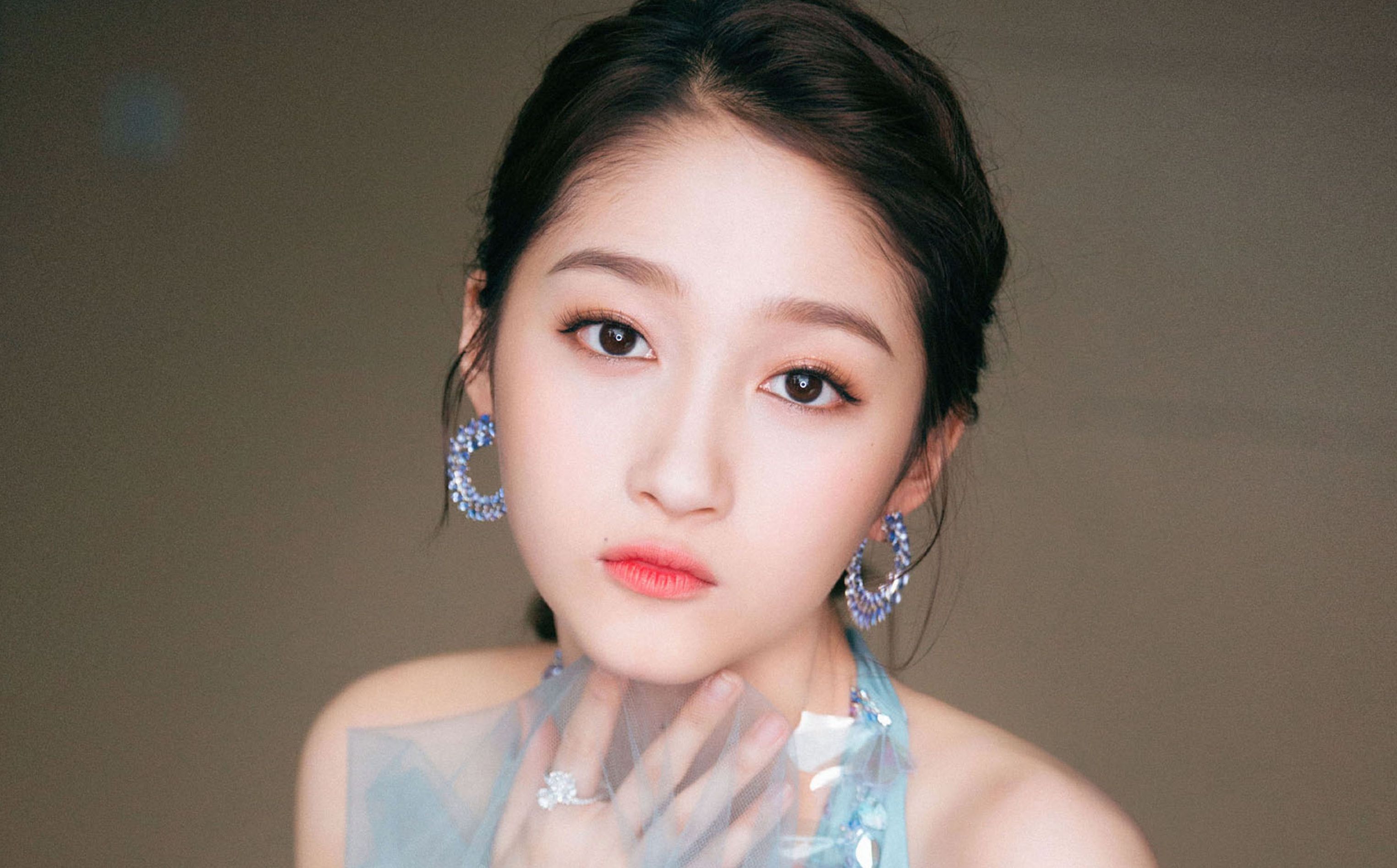 《王牌对王牌8》开录,唐嫣关晓彤古装造型惊艳,飞行嘉宾来头大