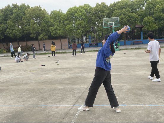 怀远县藕塘初级中学九年级开展体育训练测试活动