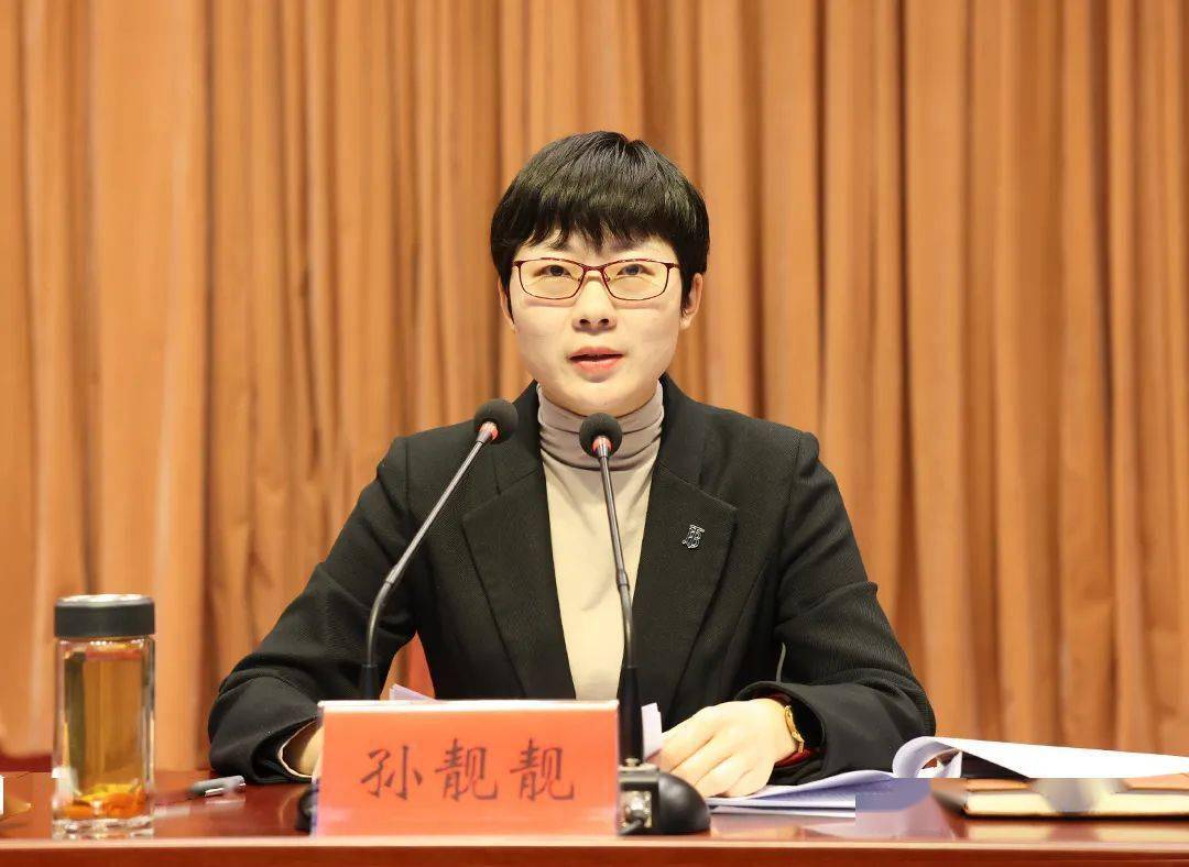 她,现任泰州姜堰区长,江苏最年轻的区长,毕业于南京中医药大学