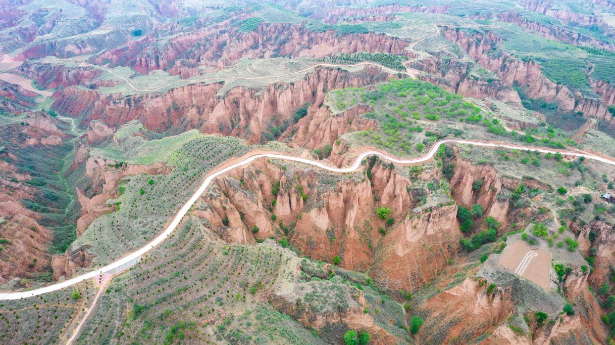 黄土山沟图片