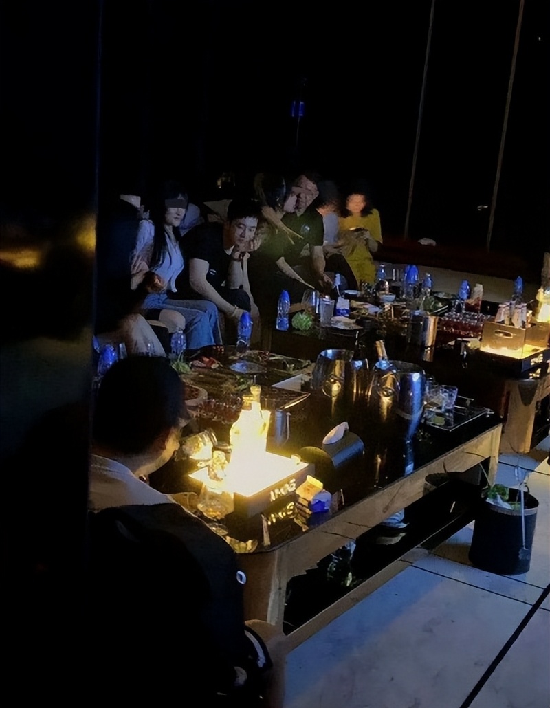 故事:和我合租的东莞夜店女生,有一段不为人知的黑白人生