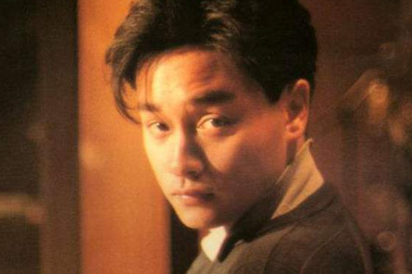2003年,神人白龙王拒张国荣,30天后张国荣从24楼一跃而下