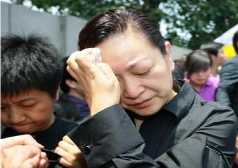 为啥罗京葬礼上哭到昏厥的刘继红改嫁给富豪,因罗京生前这句话