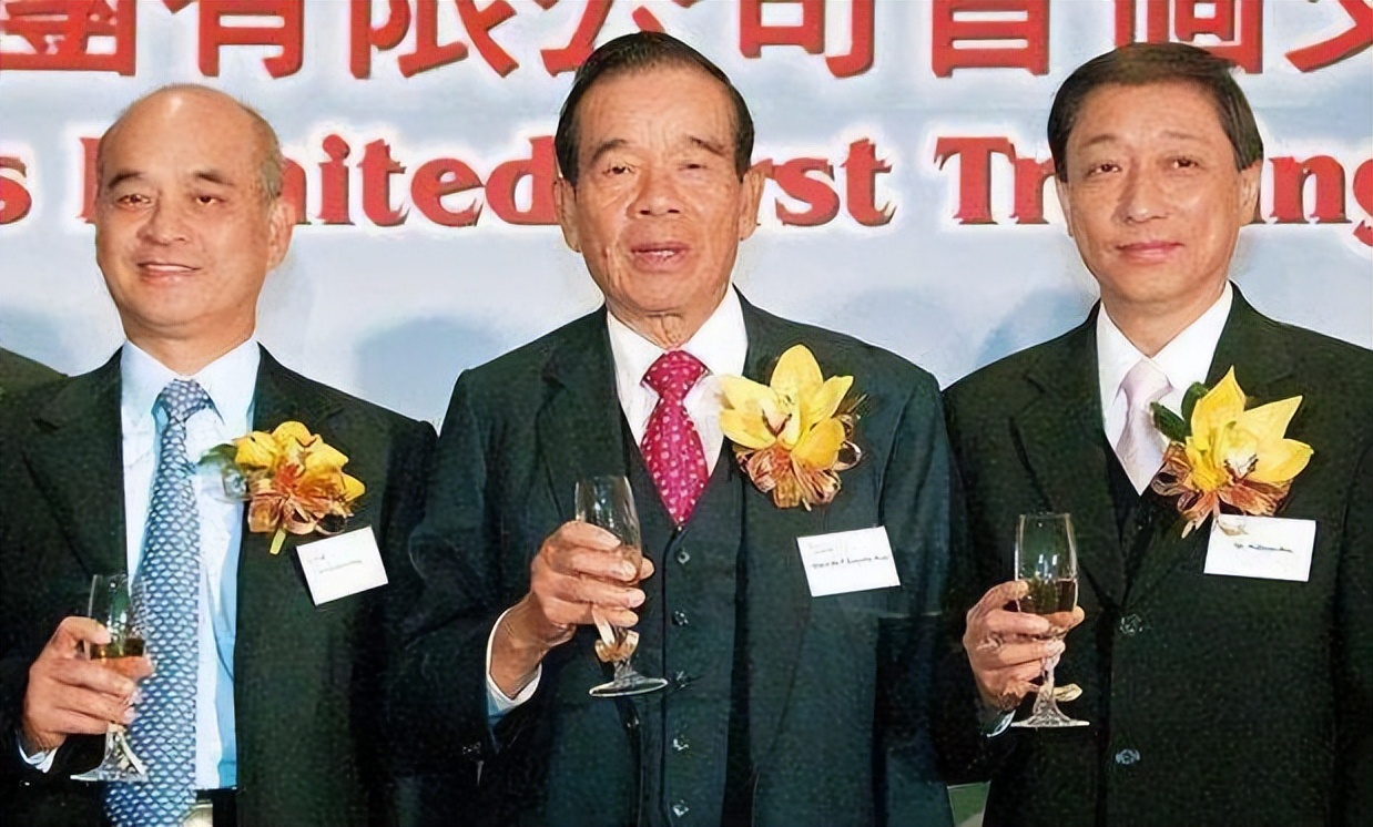 许家印的大恩人郑裕彤,娶了老板的女儿,继承老板资产赚到千亿