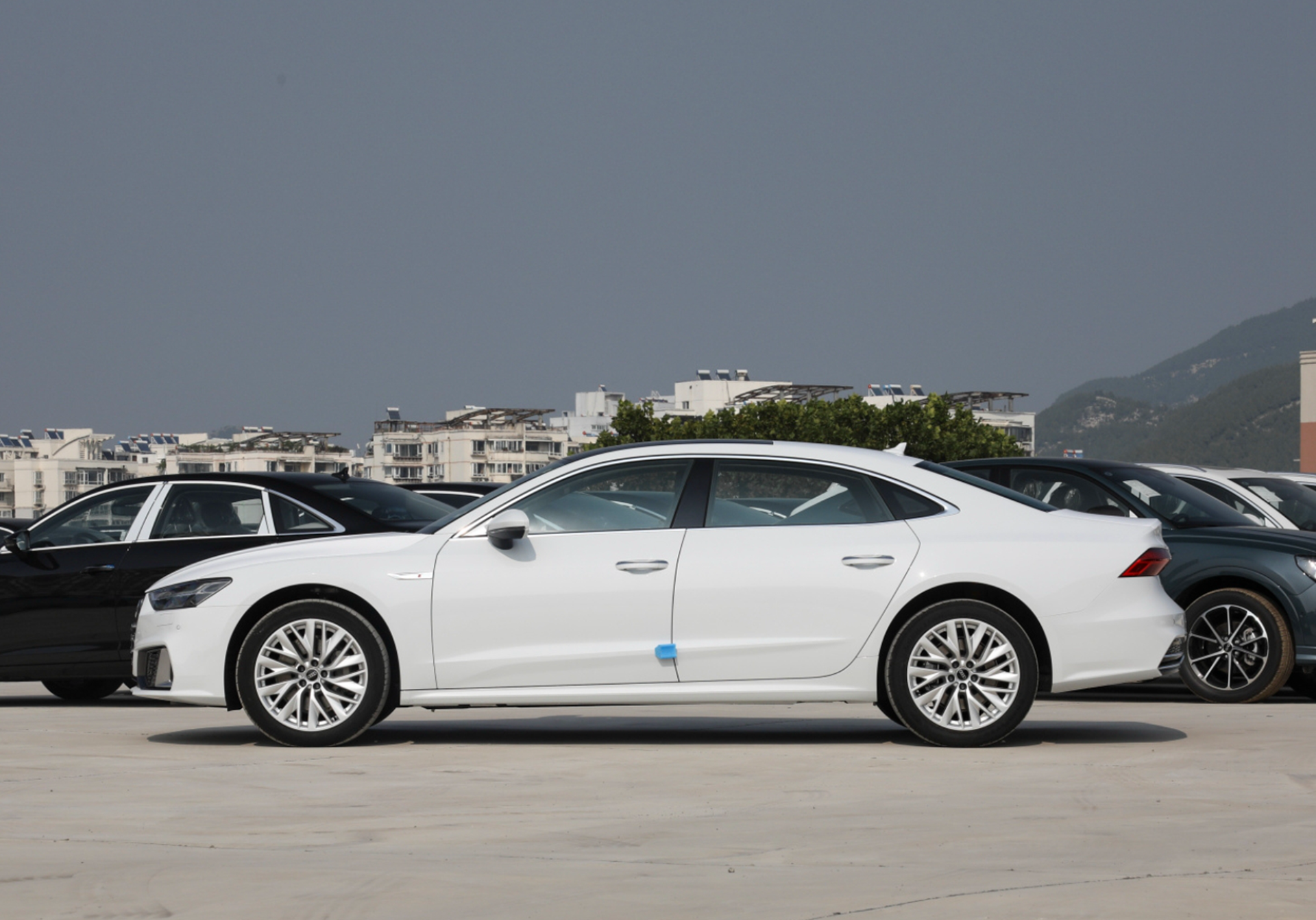 2024款奥迪a7l:我都降到36.87万了,你们为什么还不买我?