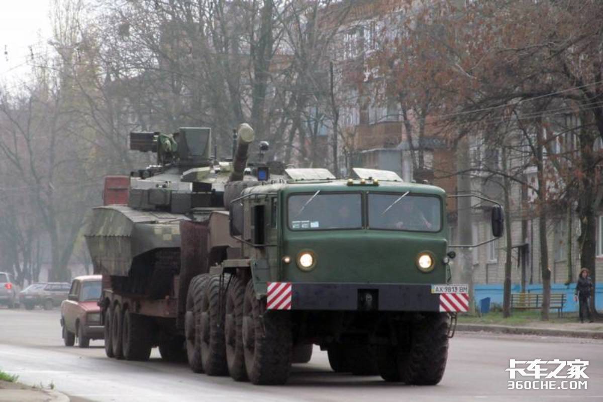 38.8升排量12缸发动机,百公里油耗75升,maz-537卡车怪兽见过吗