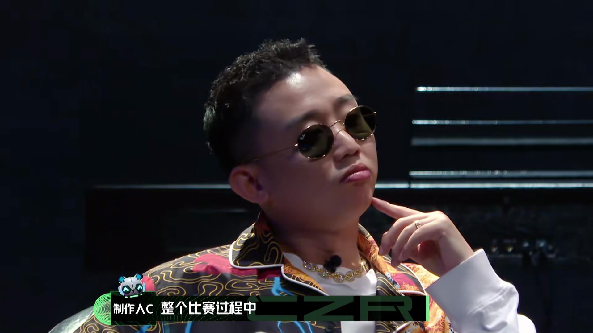 大尺度撩女粉,雪碧浇头的嘻哈冠军gai"就是这么真"?