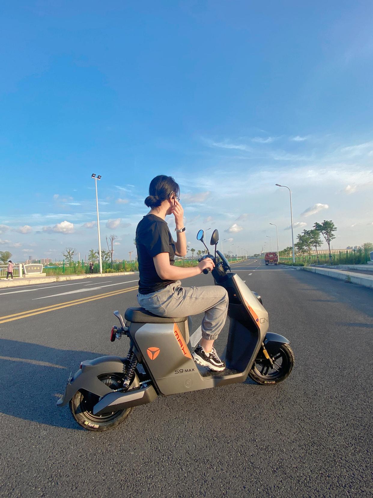 商务降噪耳机!缤特力voyager 5200开箱体验,户外好助手