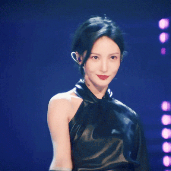 金晨的长相数一数二,时尚感也丝毫不落后,看了私服就知道了