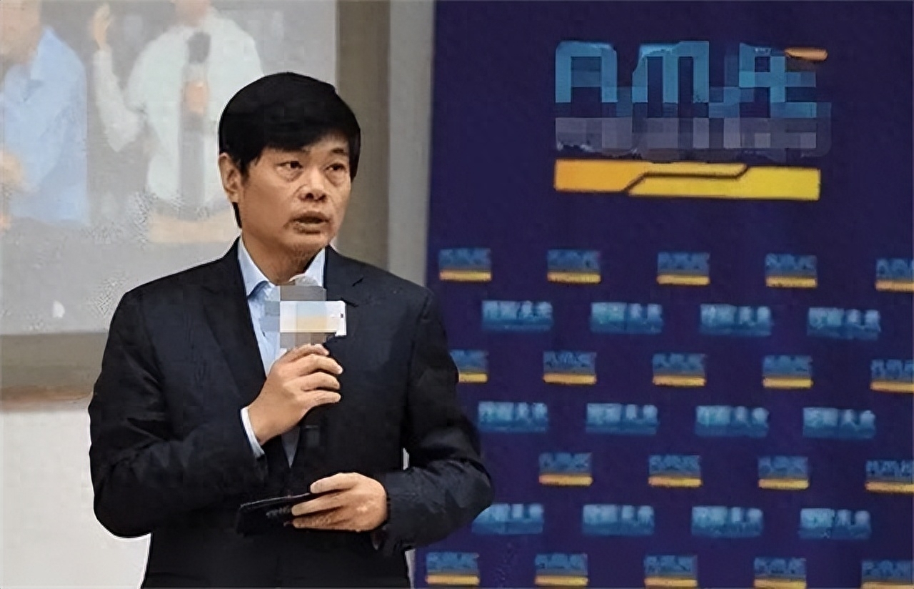 主持人许戈辉:富豪为了娶她,给原配一亿分手费,如今幸福吗?