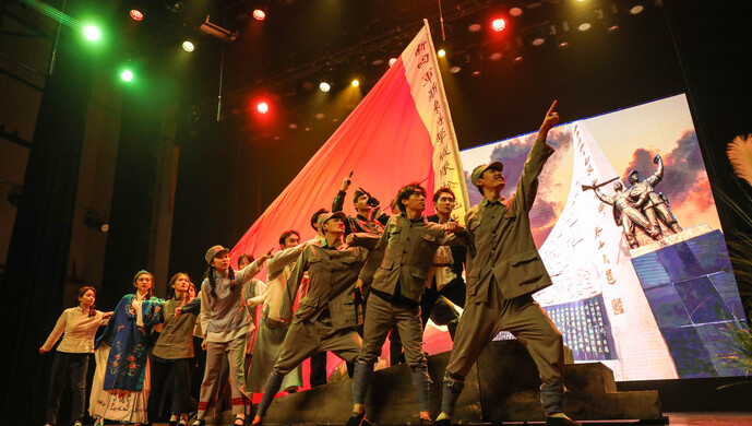 《浦东游击队》七幕原创话剧在航头首演,抗战时期他们如匕首直插敌伪