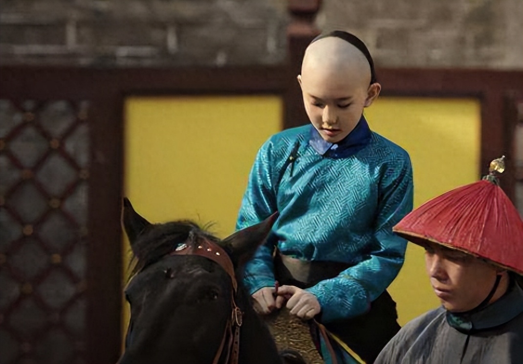 乾隆一生妃嫔和子女众多嘉庆又是如何对待这些庶母和兄弟姐妹