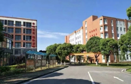 北京八维学校学科专业设置对比行业有哪些优势