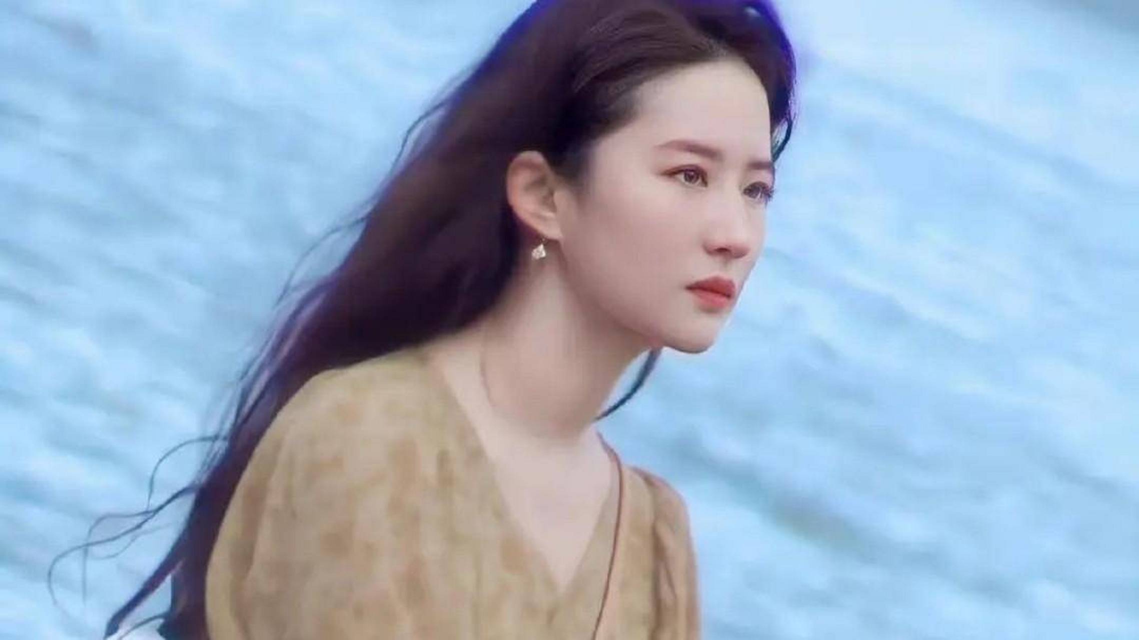 刘亦菲新剧《玫瑰故事》发布概念海报,电视剧《玫瑰故事》由新丽出品