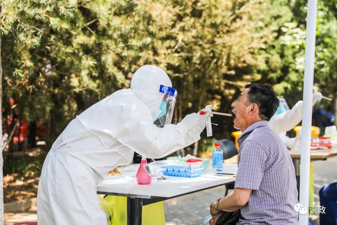 主打置顶蔡奇“四不两直”到大兴区检查，要求迅速扩大核酸检测能力和范围