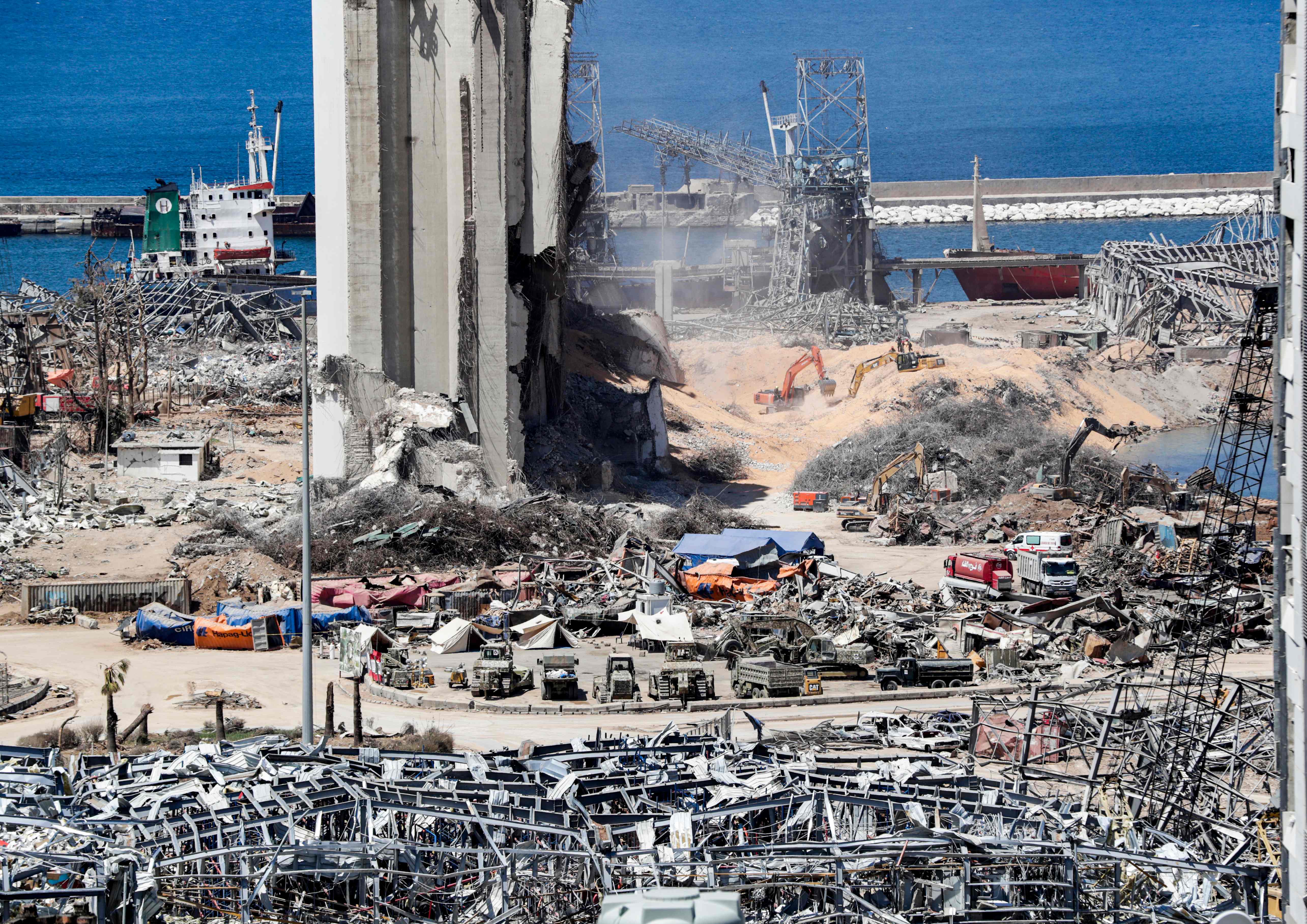 贝鲁特:清理爆炸废墟(2)