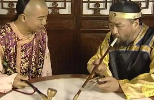 《铁齿铜牙纪晓岚》中金大烟袋是旗主,那么他是铁帽子王吗?