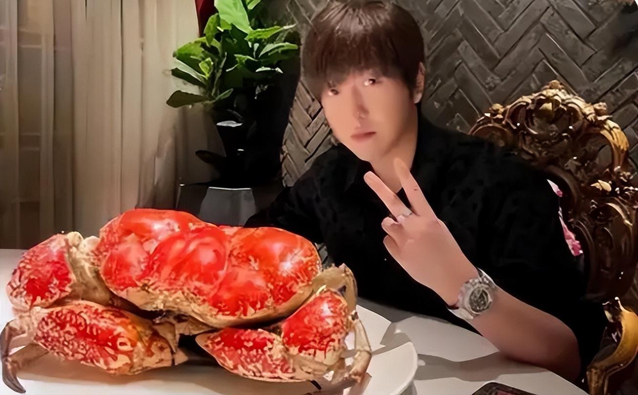 网红白冰上海买500平豪宅,价值过亿,大到可骑车