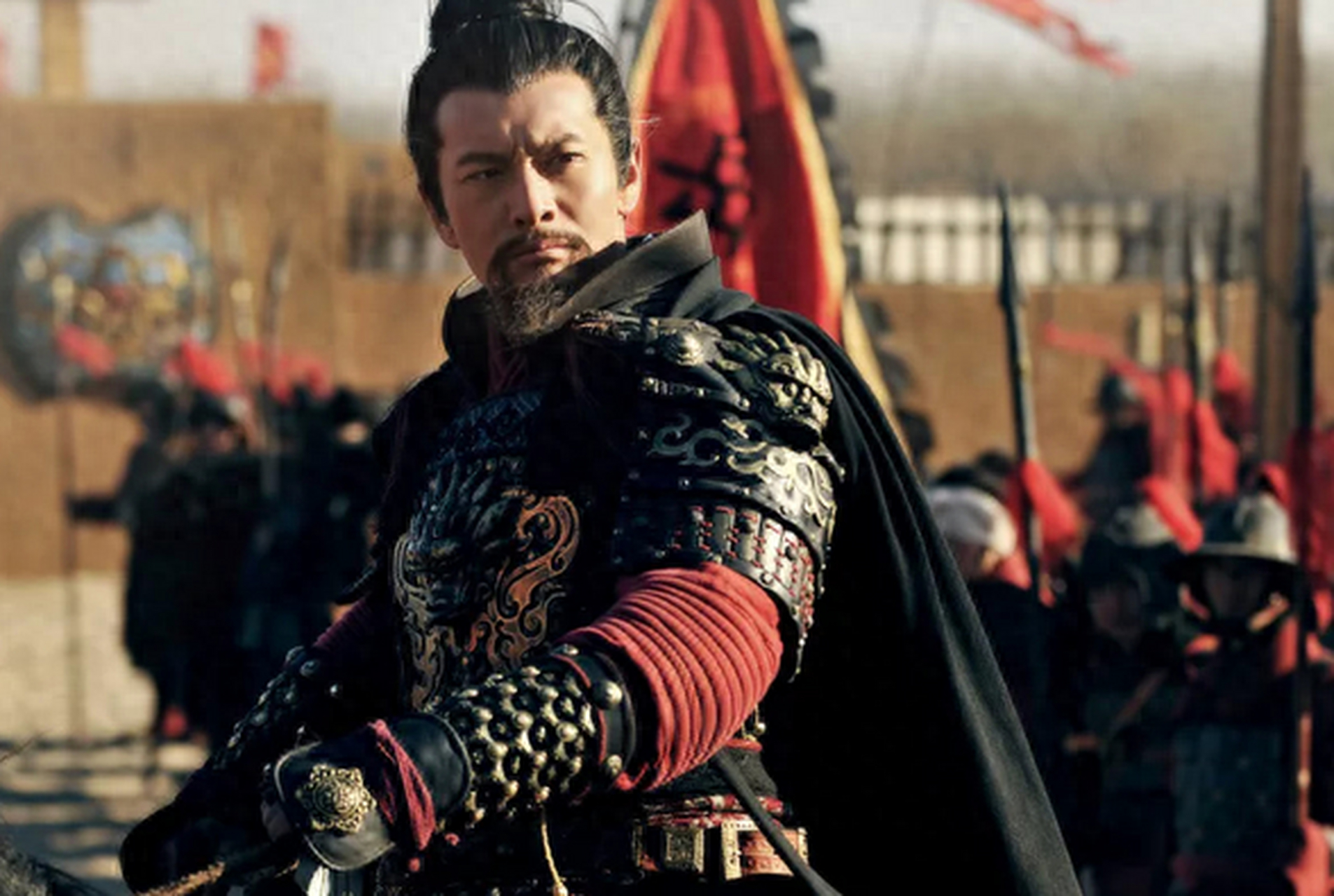 不久,耶律元宜突袭营帐,处死完颜亮,然后率十几万大军北上,投奔完颜雍