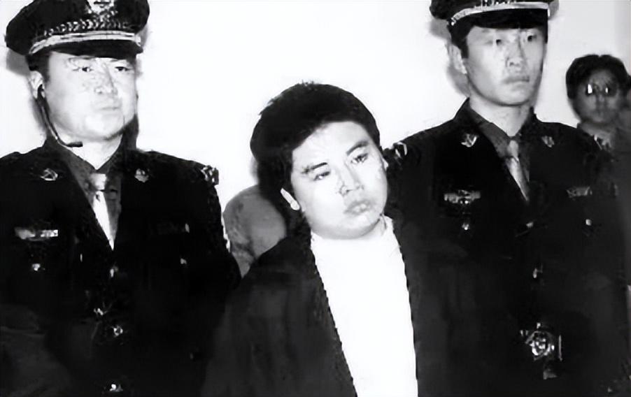 纪实:"卖淫女杀手"华瑞茁,钢筋秸秆捅下体,3年谋杀14名小姐