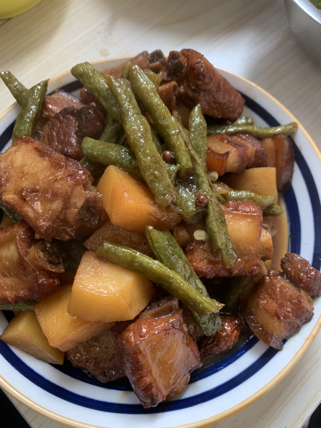 排骨土豆炖豆角的做法