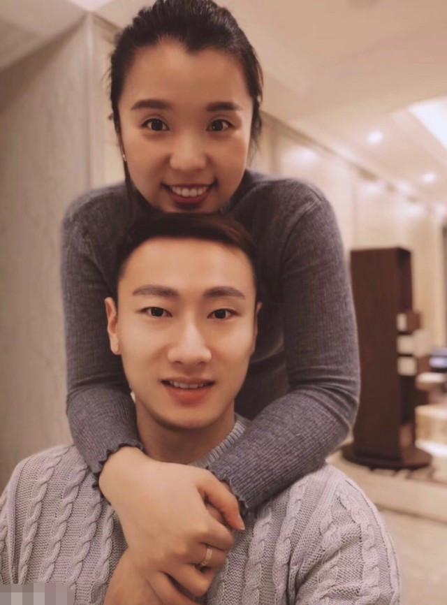 国羽奥运冠军好事将近,丈夫却是闺蜜前男友,被疑小三上位拒祝福