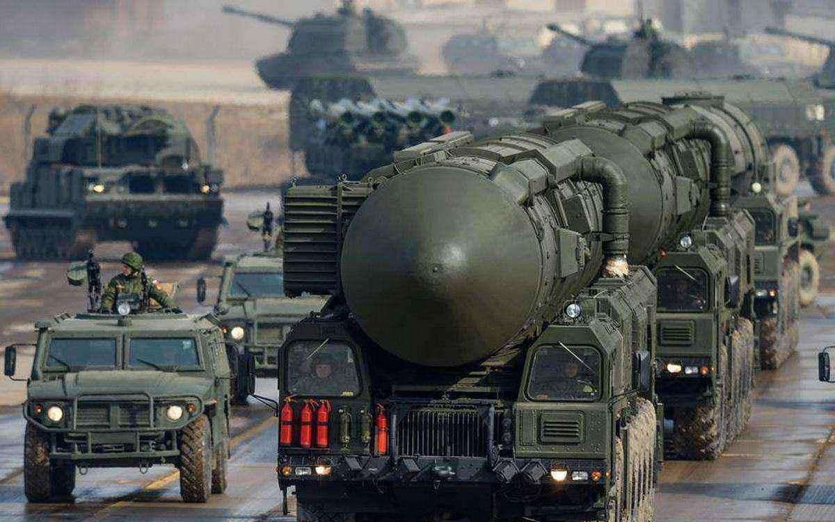 500枚核弹头就位,随时可发射!俄罗斯亮出家底,美国还敢嚣张?