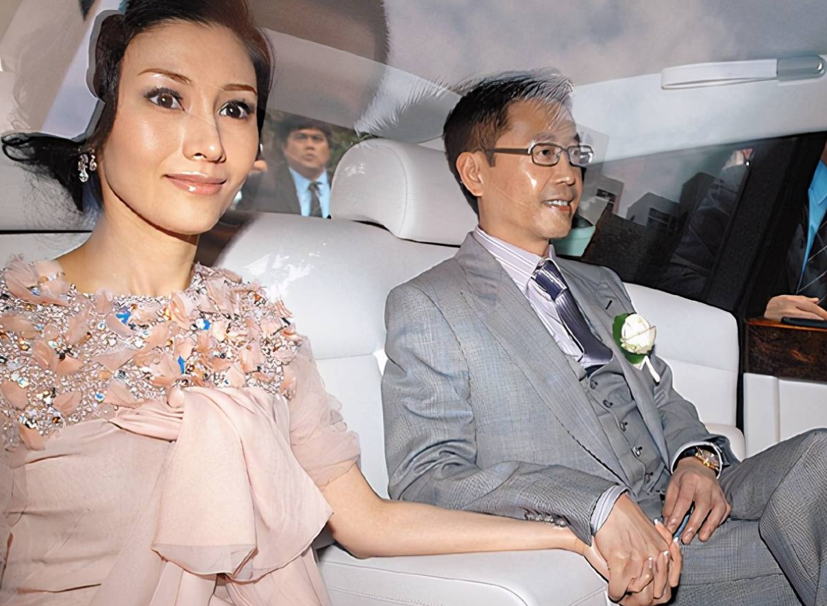 何超琼坐拥数百亿,许晋亨为何不好好珍惜?他跟李嘉欣才是真般配