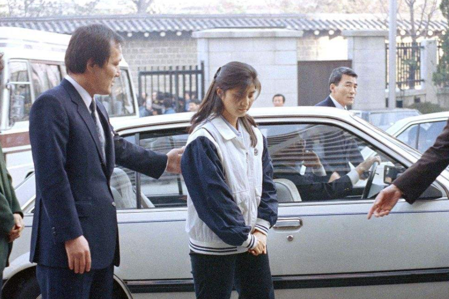 1987年女特工炸客機致百人喪生被捕謊稱中國人為何最後被特赦