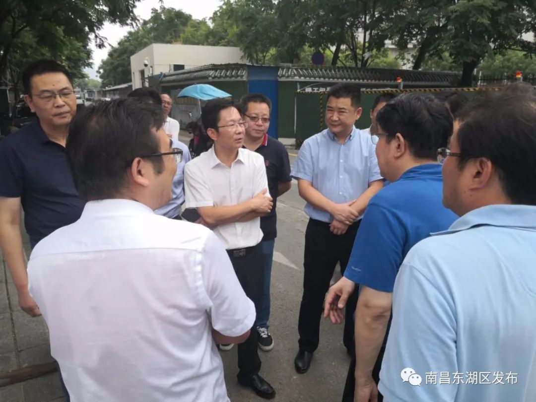 市政府副市长宋铀一行到东湖区新洲路调研污水管网建设