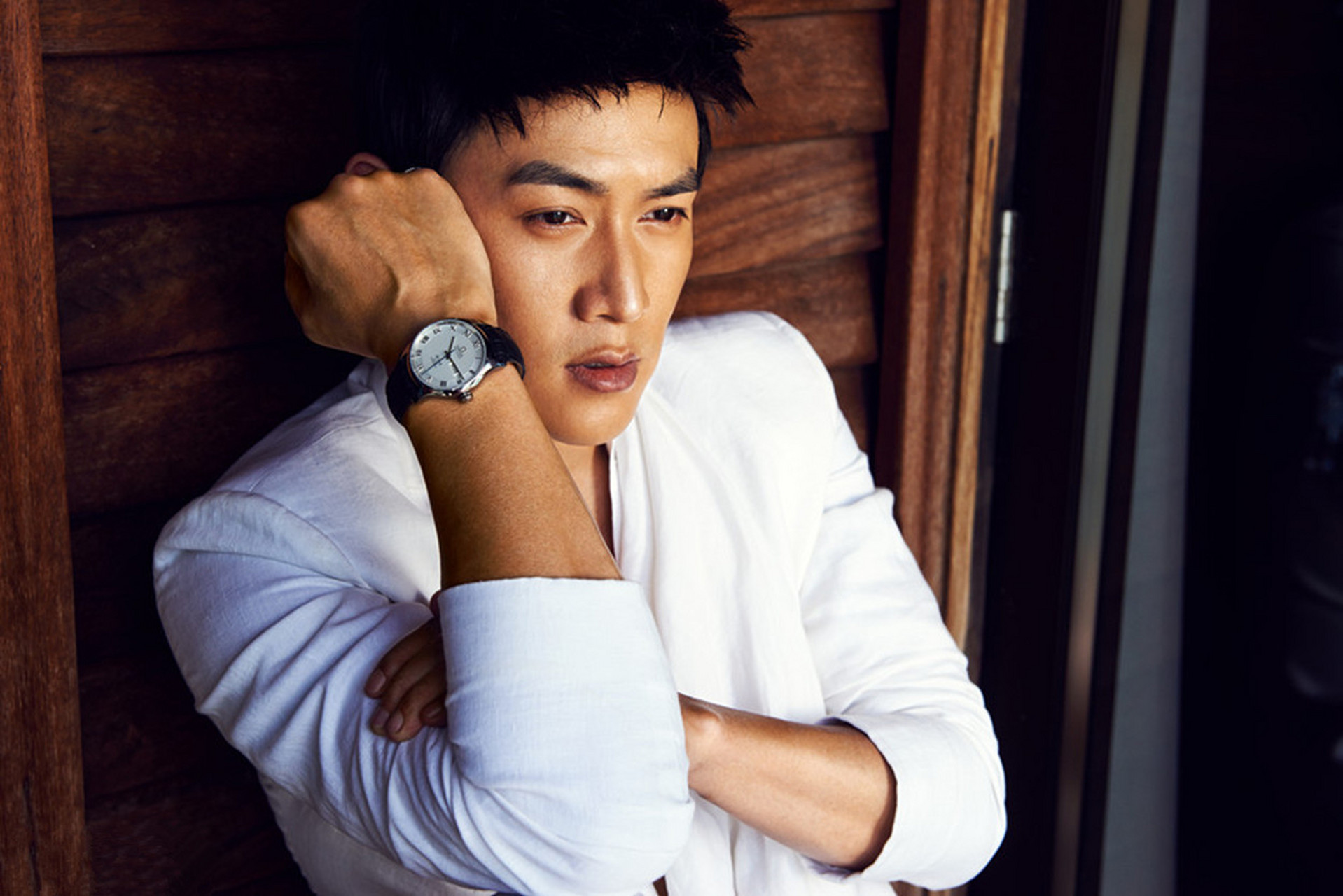 希望关智斌早日康复,与好友再次同框.[原文:关智斌烧伤康复中,陆毅胡.