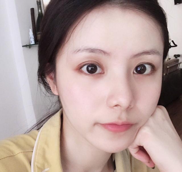 为什么有的女生不化妆也好看?带妆脸的4大特征