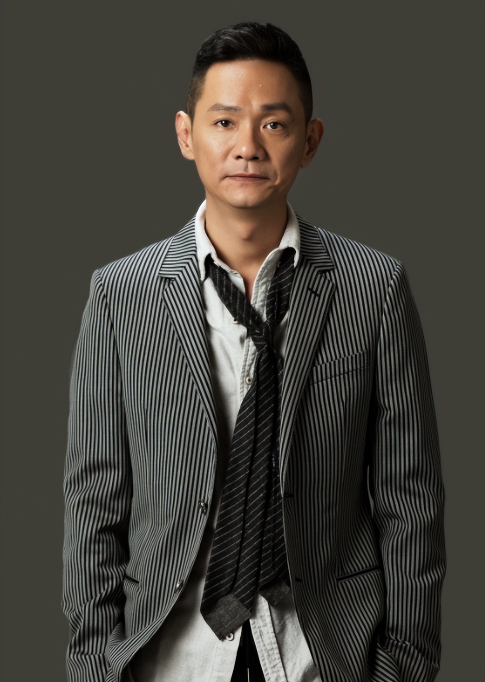 演员果靖霖:妻子在他怀里去世后,至今未娶,我妻子只有佟欣一人