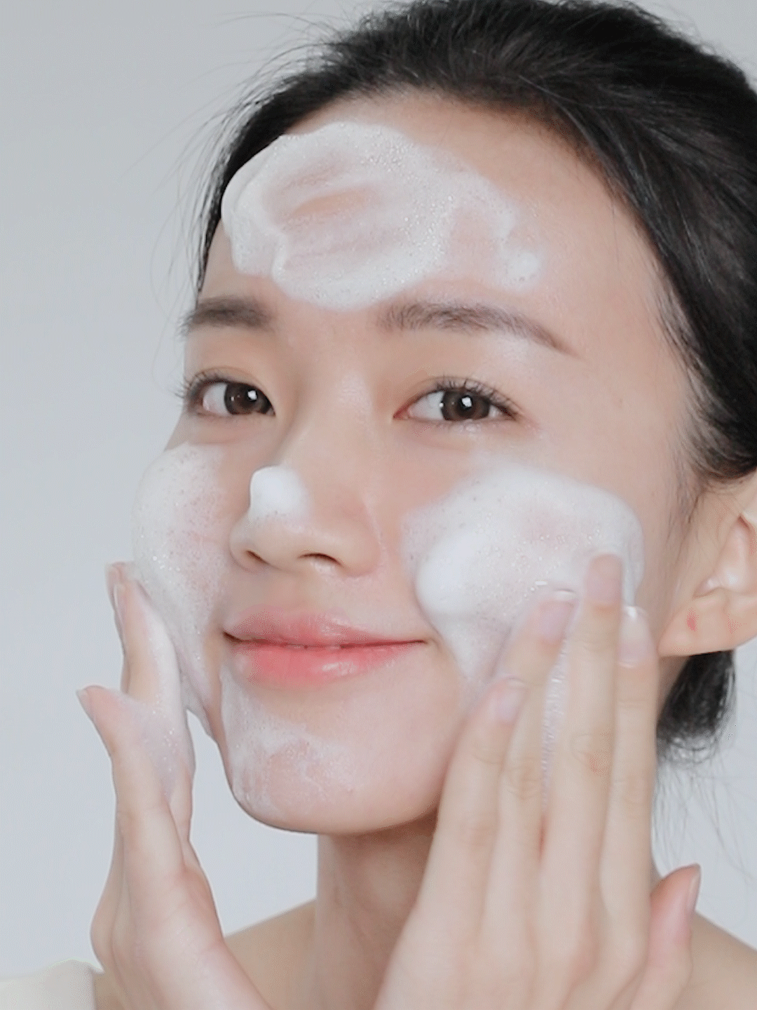 水,乳,霜,精华的正确护肤顺序,涂错了不仅"无效"还"伤脸"