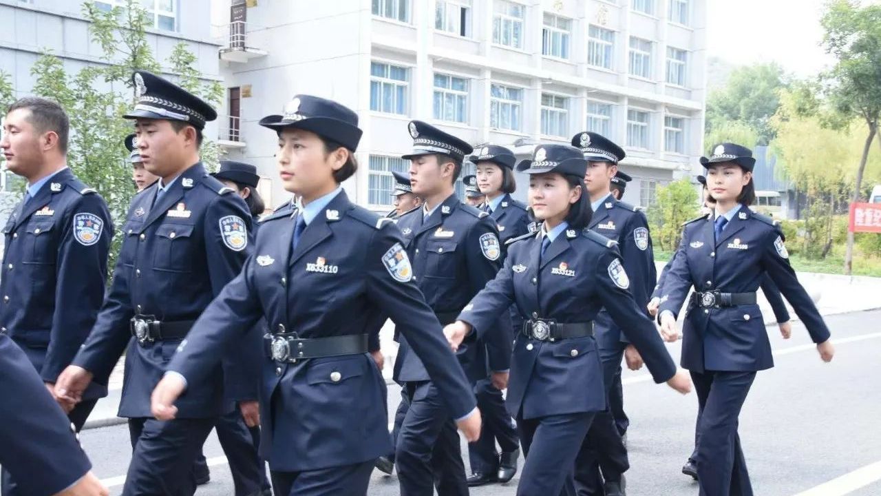 浙江警察学院一教师半年虐杀300多只动物,网友:必须严惩!