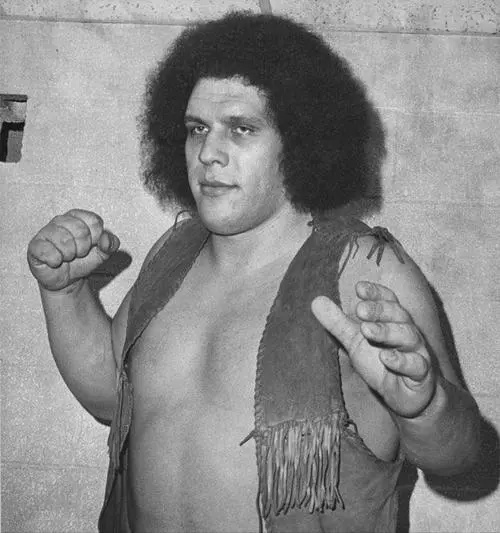 巨人安德雷:可连喝156罐啤酒,去世后骨灰重达15斤