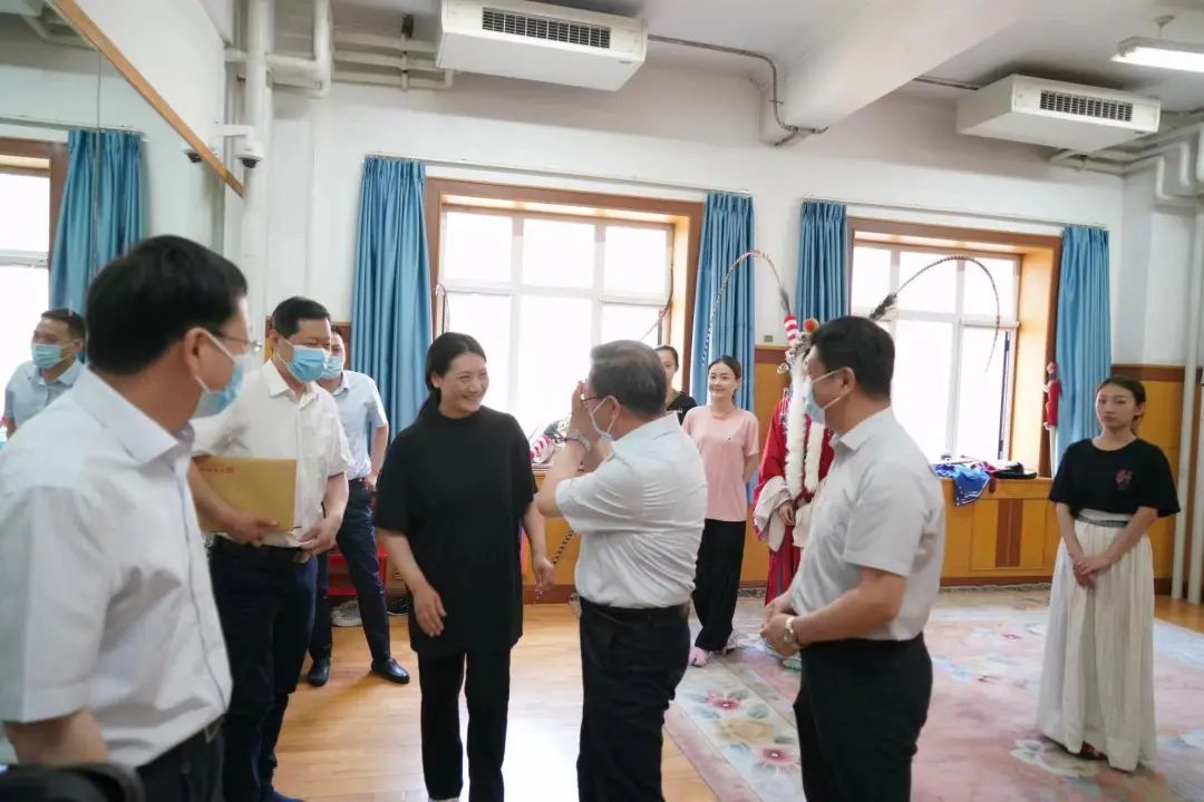 刘宇辉同志到中国戏曲学院调研