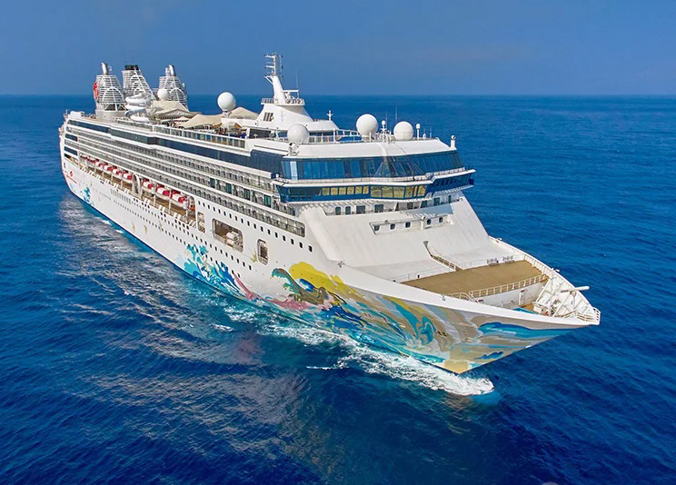 名胜世界邮轮开出海南三亚航线