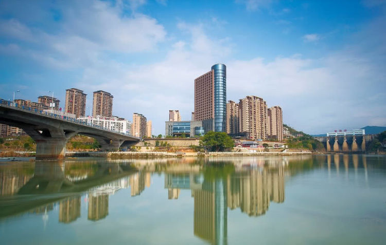 福建第二大城市,比2个泉州还大,相当于2个福州,辖县全国闻名