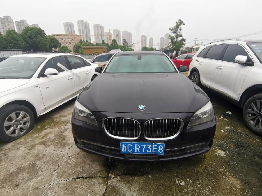 拍卖成功!浙江省温州市一辆车牌号为,浙cr73e8宝马牌740li汽车