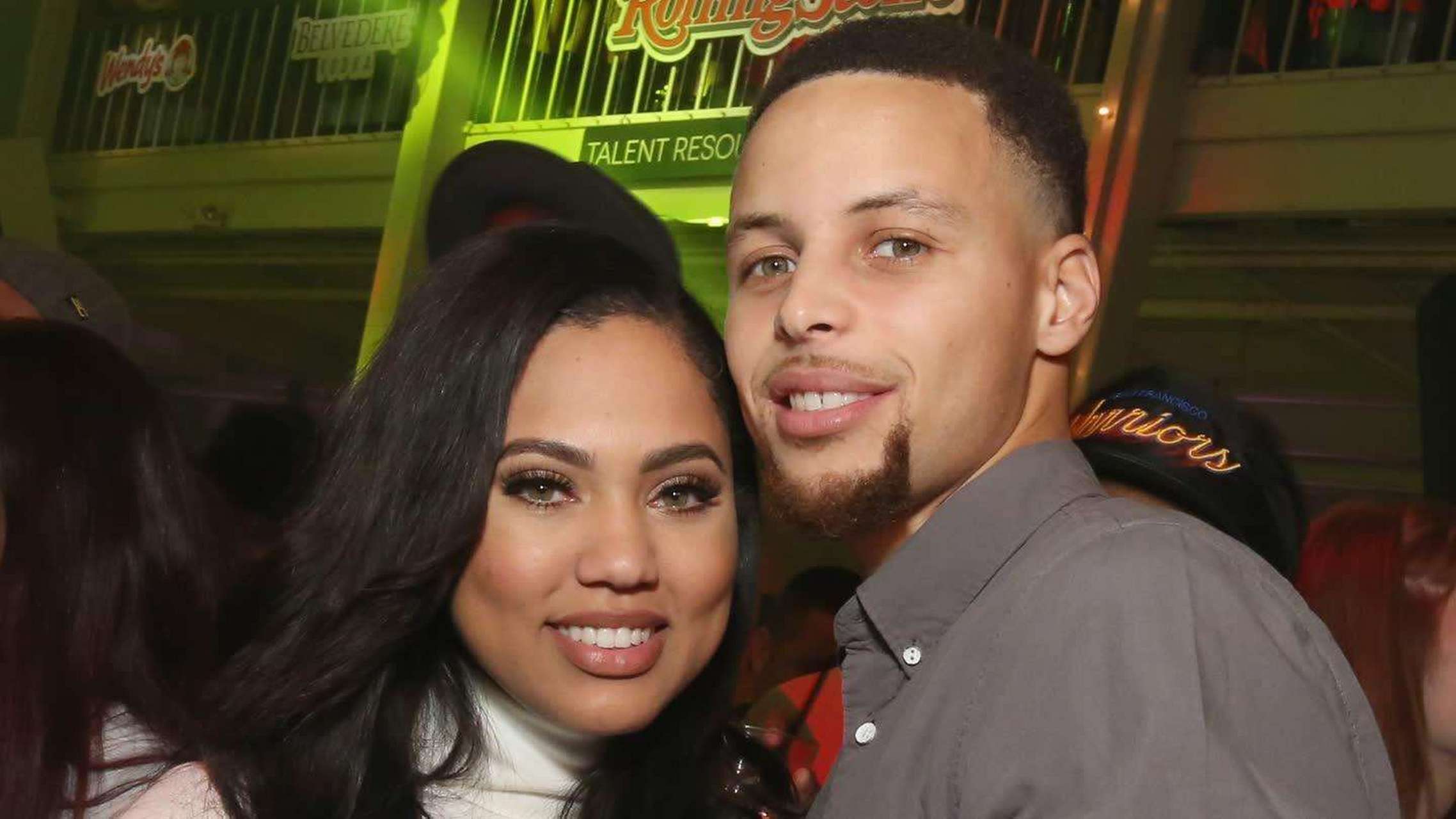 世纪难题,nba最美人妻前二 詹姆斯妻萨瓦娜,库里妻阿耶莎# 如果是你