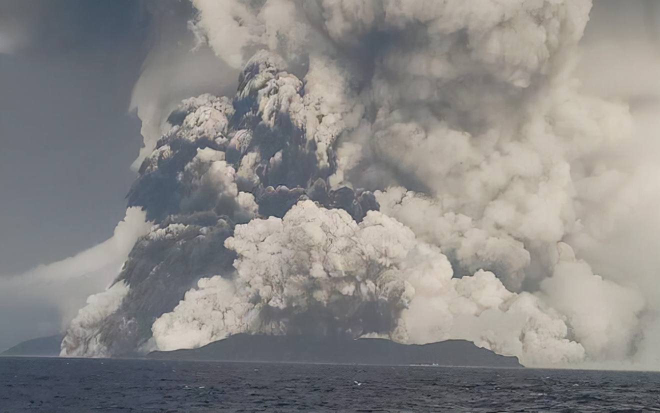 汤加火山爆发的危害图片