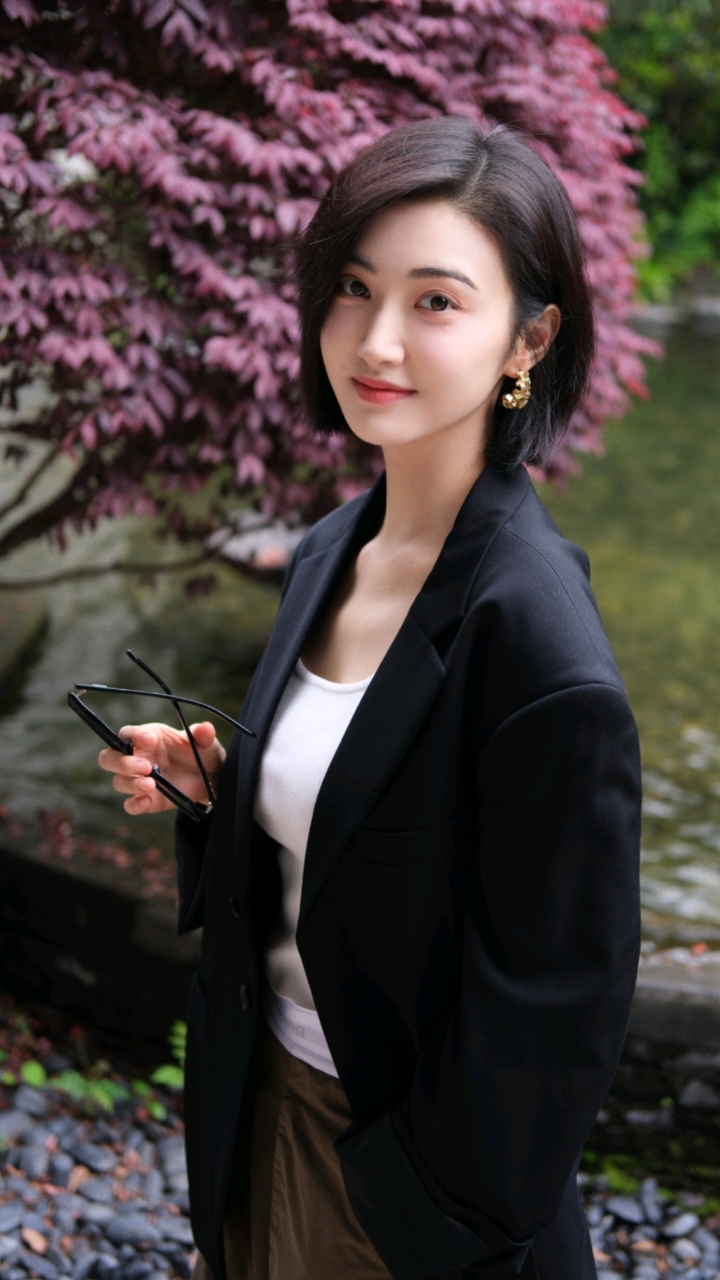 景甜清新明丽造型:人间富贵花