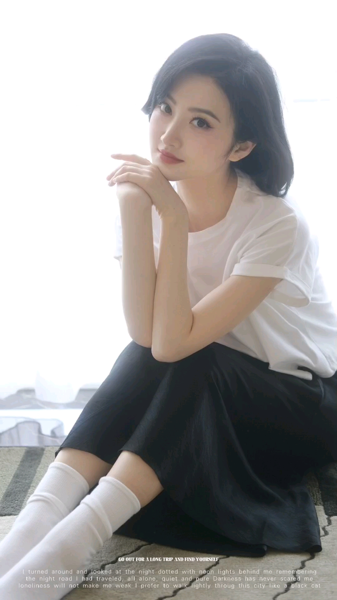 女星景甜清新慵懒造型:温柔甜美的姑娘!
