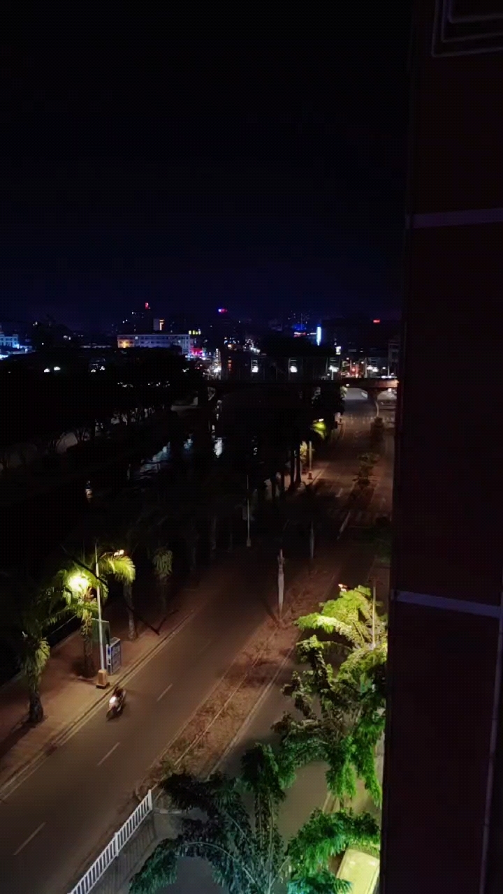 小勐拉的夜景,有没有来过的朋友?-度小视
