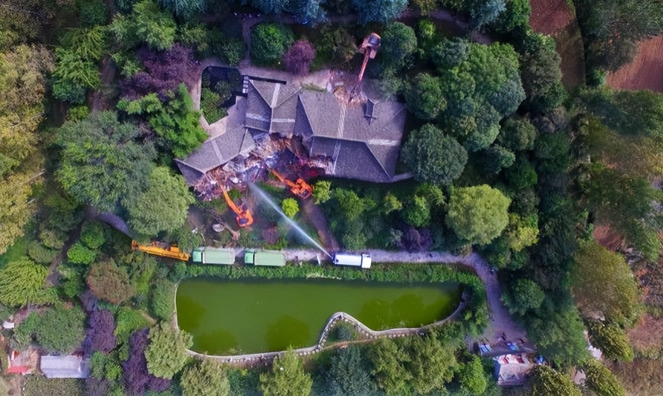 故事:上级6次批示拆除秦岭别墅,却不减反增?749局展开雷霆行动:拆