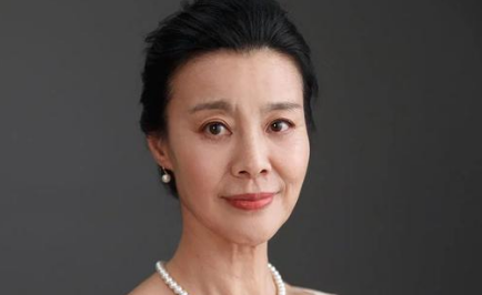 76岁退休中医陈文霞,皮肤光滑紧致,本文中大方分享护肤经验