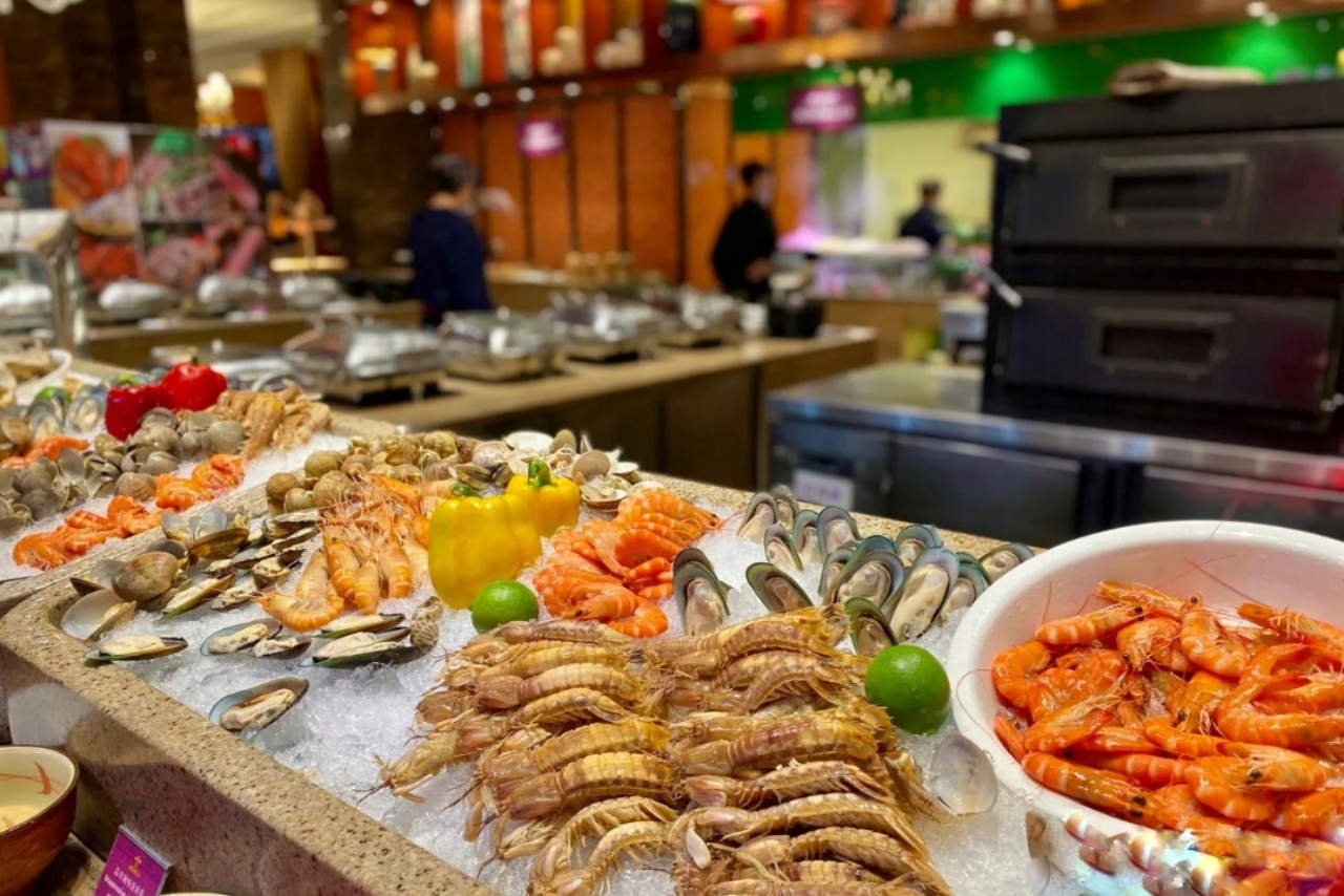 "自助餐"为何吃不回本?老板直言不讳,原来菜品,装修都有猫腻