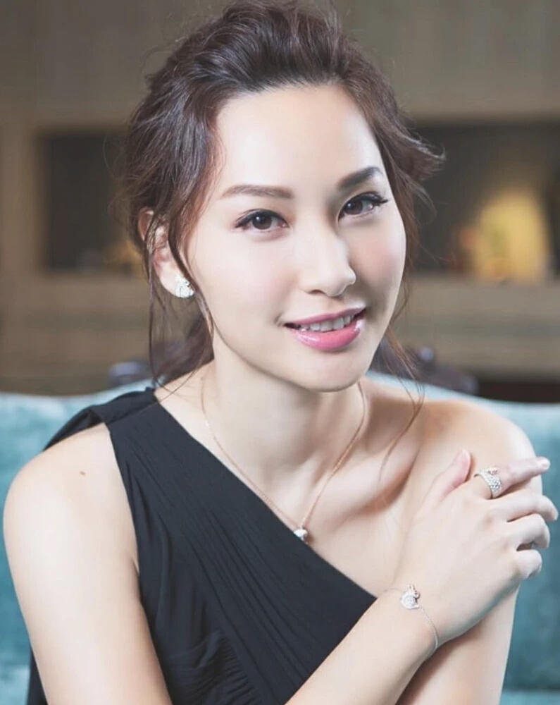 tvb前花旦徐子珊近况曝光!五官精致依旧冻龄,感情生活成谜